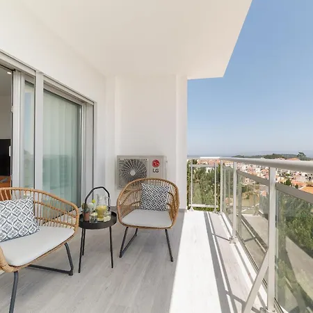 Views X - By Sch דירה